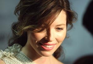 Jessica Biel Makes Musical Debut