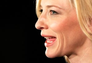 Cate Blanchett Suffers Head Wound on Stage