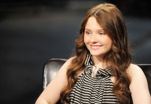 Abigail Breslin Set to Play Helen Keller on Broadway