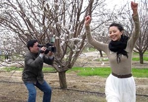 U.S. Farmers Hire Movie Actors to Sell Nuts in Asia