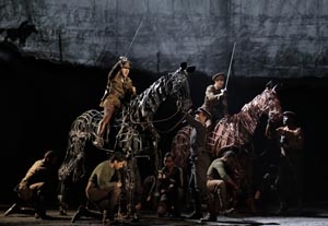 'War Horse' Transform Puppets into Animals