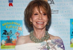 Mary Tyler Moore to Receive SAG Life Achievement Award