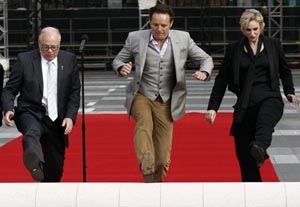 Jane Lynch Rolls Out Red Carpet as Emmy Host