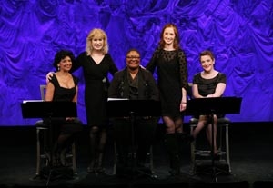 'Love, Loss and What I Wore' To Close in March