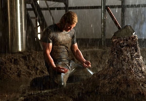 Chris Hemsworth Nominated for Orange Rising Star Award