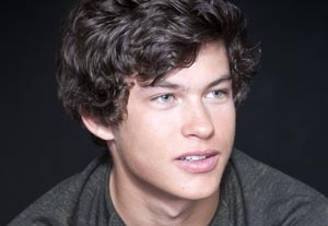 'Good Wife' Star Graham Phillips Trades Computers for 'Goats'