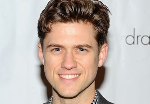 'Les Miserables' Movie Casts Aaron Tveit as Rebellion Leader