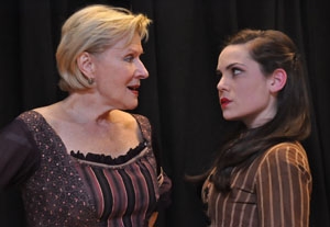 NY Review: 'The Threepenny Opera'