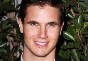 'True Jackson VP' Actor to Star in Bill Lawrence's 'Like Father' Pilot