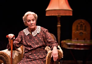 Cynthia Harris Finds Challenges in 'Lost in Yonkers'
