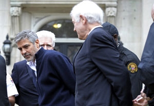 Clooney Arrested in Protest at Sudanese Embassy