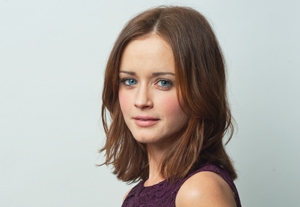 Alexis Bledel Makes Her New York Stage Debut in ‘Regrets’