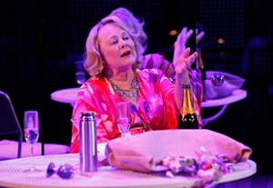 Shirley Knight Stars in Williams' Final 'Masks'