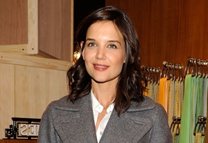 Katie Holmes Returns to Broadway in 'Dead Accounts'