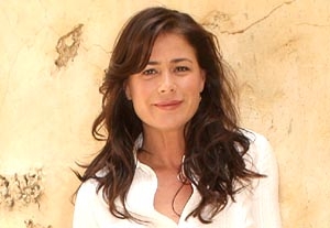 Maura Tierney to Have Breast Tumor Surgery