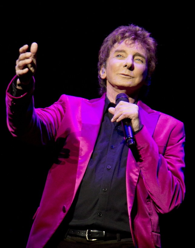‘Manilow on Broadway’ Brings Vegas to the Great White Way