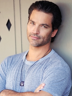 5 Tips from Johnathon Schaech on Juggling Multiple Roles