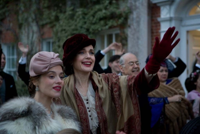 Elizabeth McGovern Has a Knack for British Period Roles