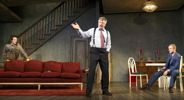 ‘Orphans’ Offers Fine Actors Playing Synthetic Power Games