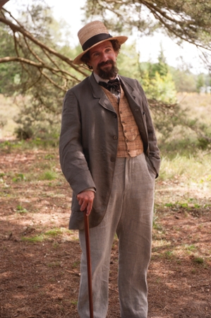 Ralph Fiennes Directs Himself as Charles Dickens in ‘The Invisible Woman’