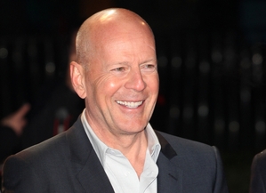 9 Famous Actors Who Started as Extras