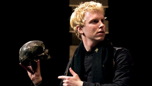 This ‘Hamlet’ Is Free-Wheeling and Festive, From Shakespeare’s Globe